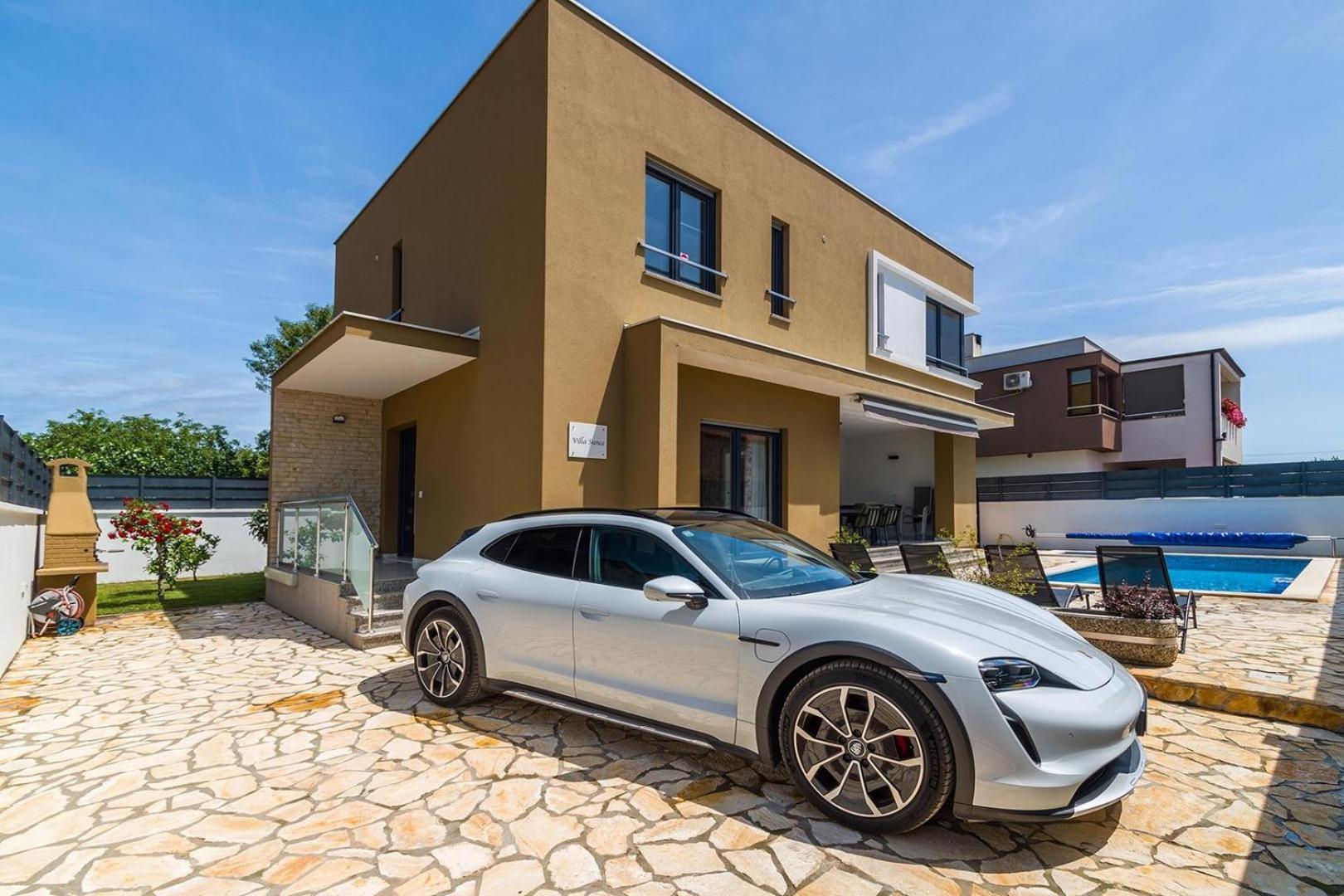 Sunce Villa *